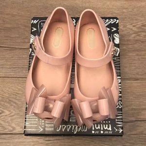 Like New Mini Melissa’s light pink with bow
